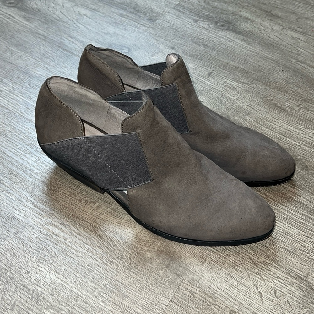 Eileen Fisher Perry Tumbled Nubuck Bootie Ankle Boots - Picture 2 of 8